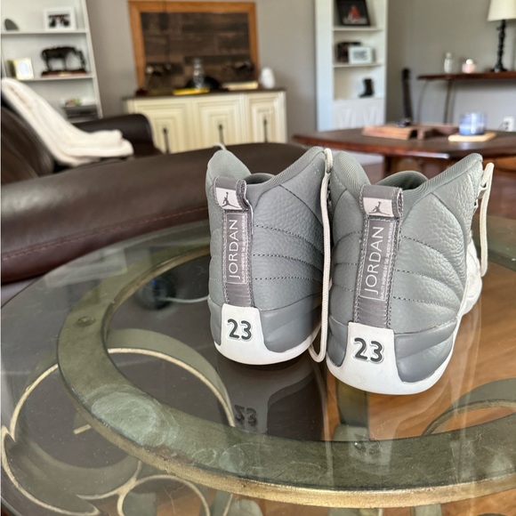 Jordan Size 5 Youth - Picture 2 of 3